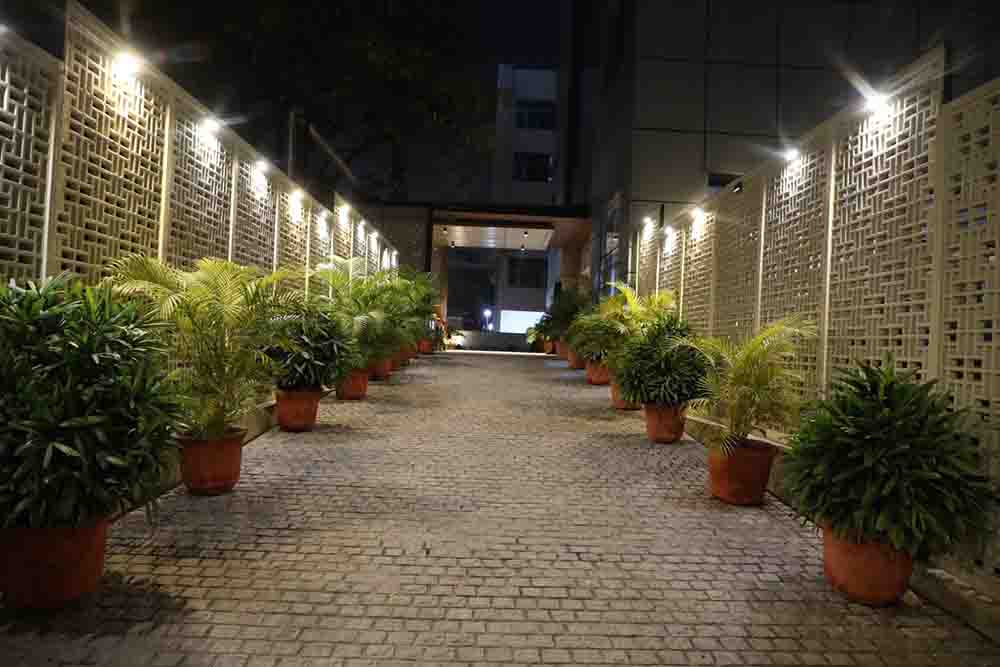 hotels in Noida near Sector 16
