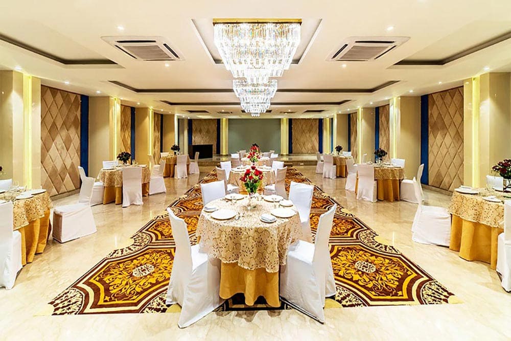 hotels near Jim Cobbett