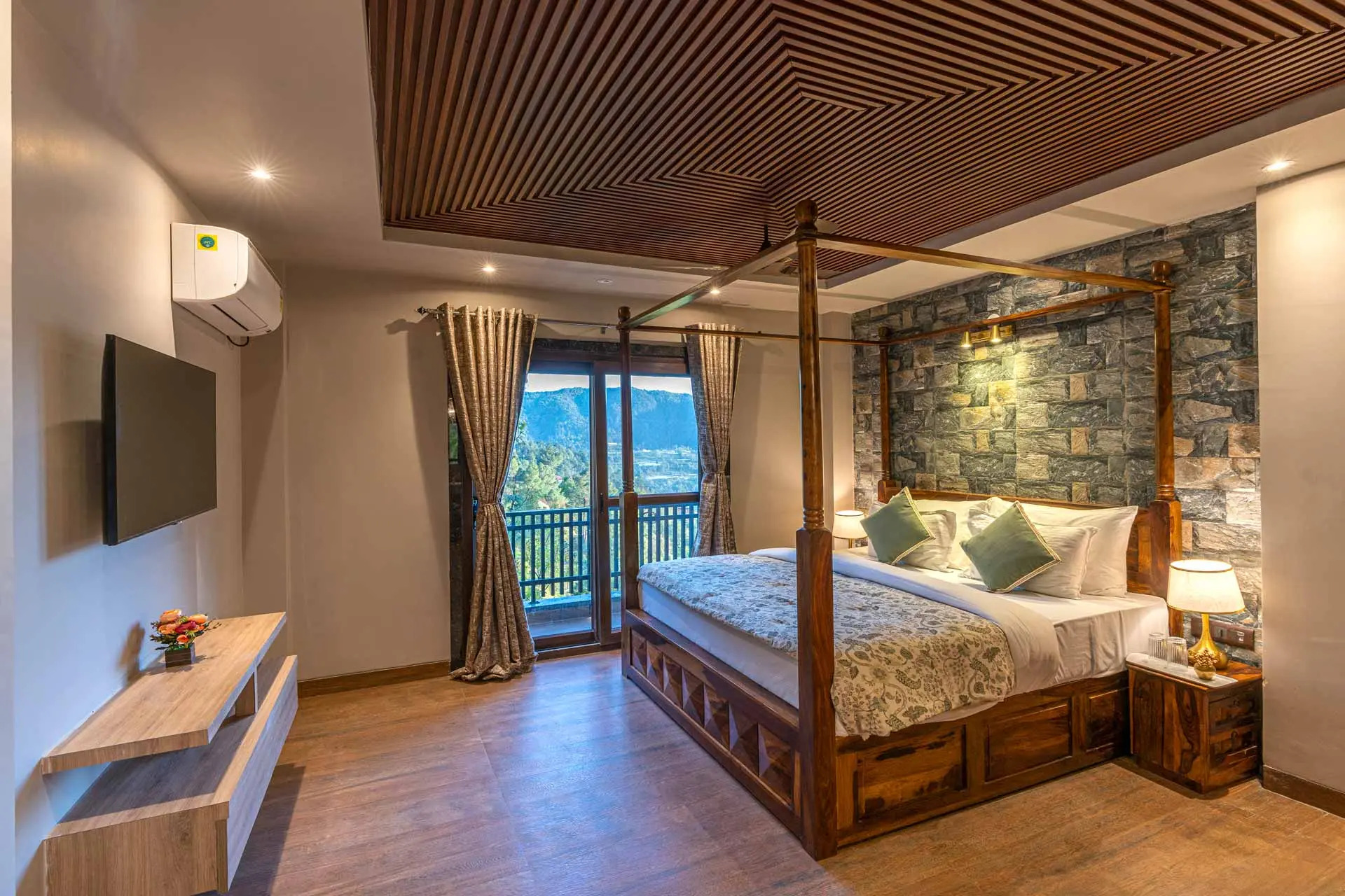 hotel rooms in chail